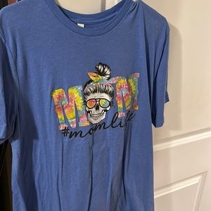 “Mom life tee”